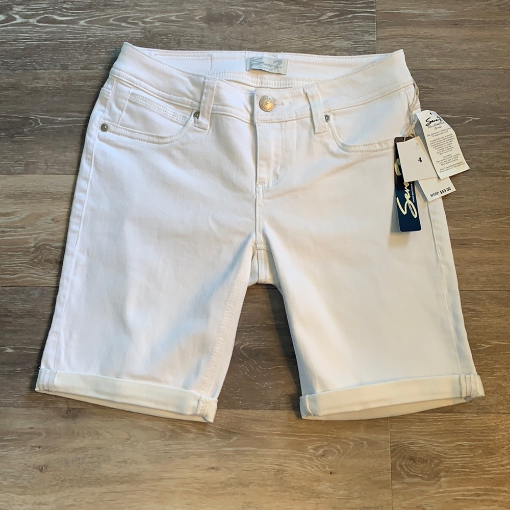 NEW Seven white shorts! Size 4